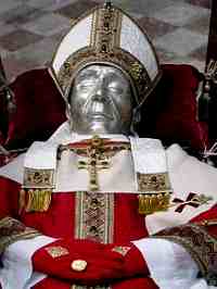 salma mummificata di Papa Celestino V