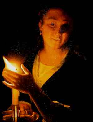 donna con candela