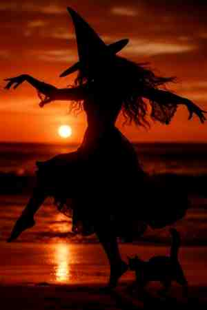 strega che danza